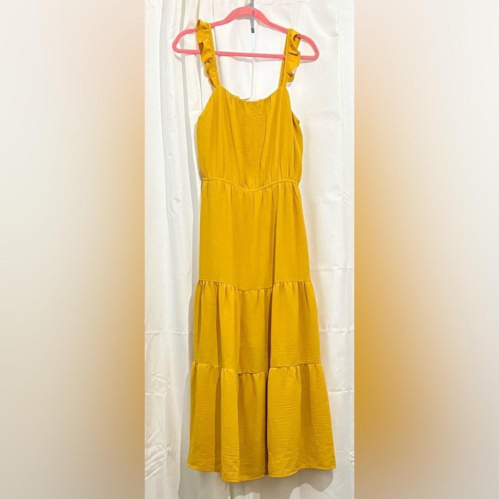 Long flowy yellow dress, tank top style